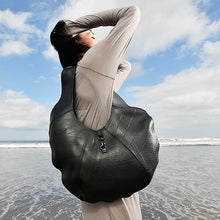 Load image into Gallery viewer, "Eclipse" bag - 60$