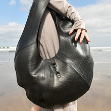 Load image into Gallery viewer, "Eclipse" bag - 60$