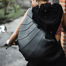 Load image into Gallery viewer, "Croissant" bag - 98$